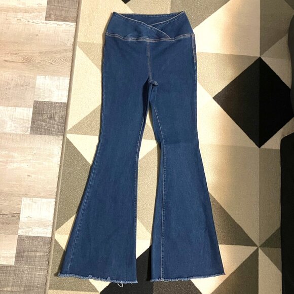 Vanilla Star Crossover Flare Frayed Hem Pull-on Jeans Junior's Size M - Picture 1 of 8
